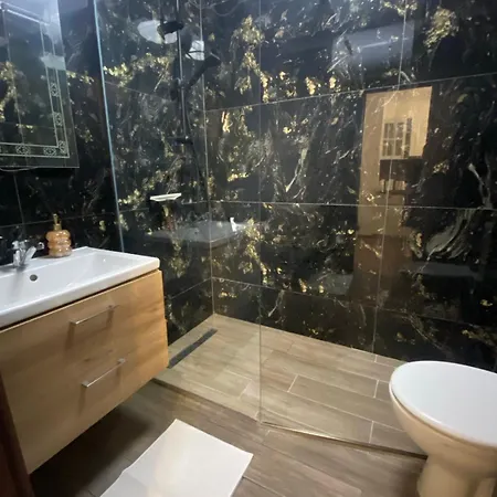 Apartament Beautiful 2bd With Large Terrace And Free Parking